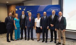 На информационната среща от кампанията в Пловдив бяха обсъдени ключови теми от процесите по въвеждане на еврото, готовността на информационните системи и предпазването на граждани от измами