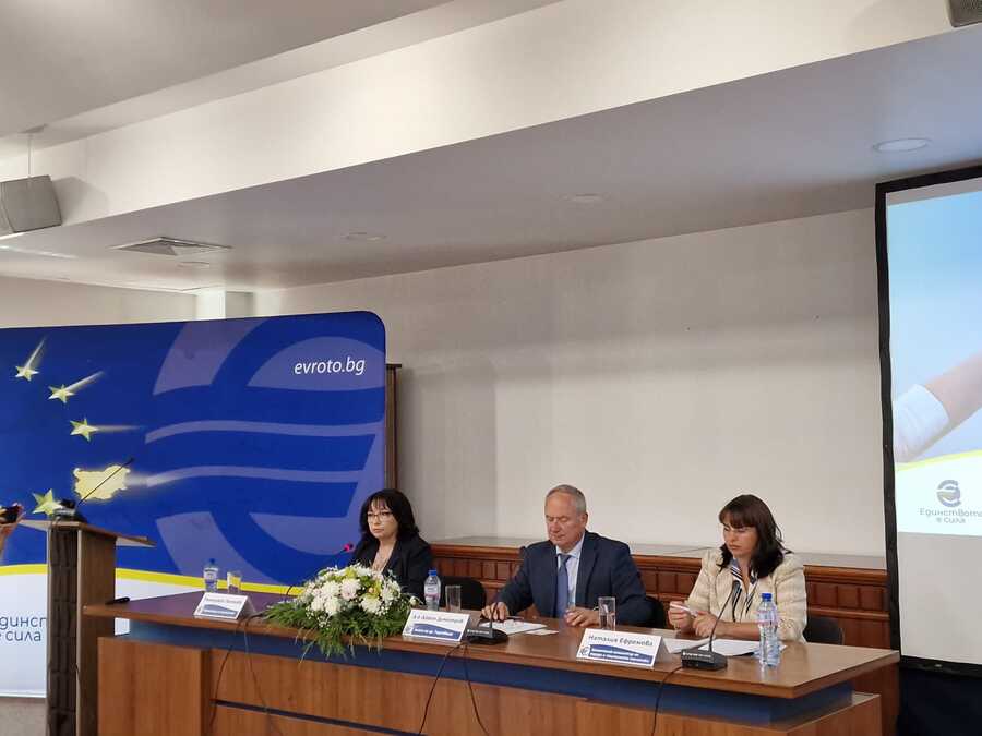 Търговище беше домакин днес на информационна среща за въвеждане на еврото в България