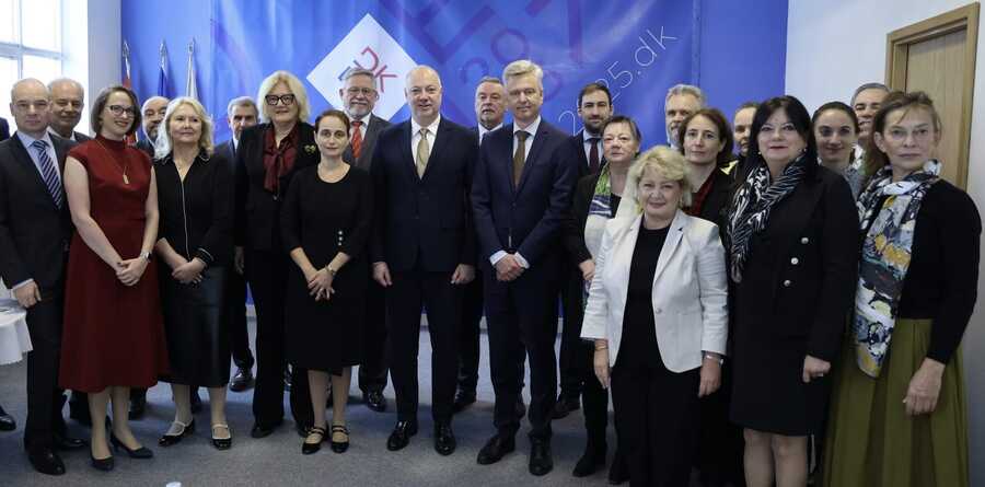 Успешното въвеждане на еврото в България обсъди премиерът Желязков с посланиците на  страните от ЕС