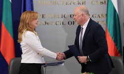 Премиерът Росен Желязков подписа меморандуми за сътрудничество с работодателски, синдикални, браншови организации и асоциации във връзка с въвеждането на единната европейска валута в България