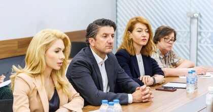 Министерството на туризма събра туроператорите, КЗП и Министерството на икономиката и индустрията заради обозначаването на цените и в евро